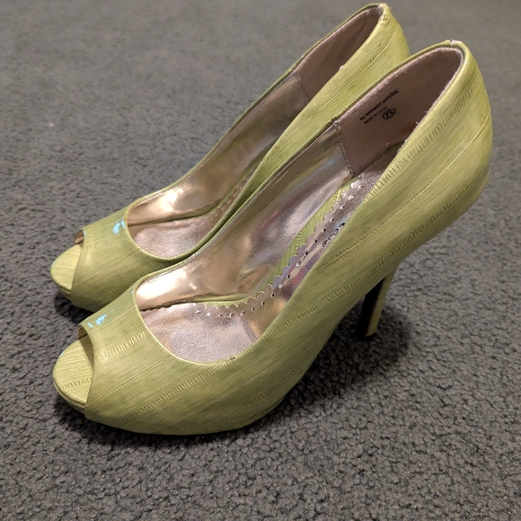 Wild Rose Shoes - Wild Rose Lime Green Peep-Toe Heels